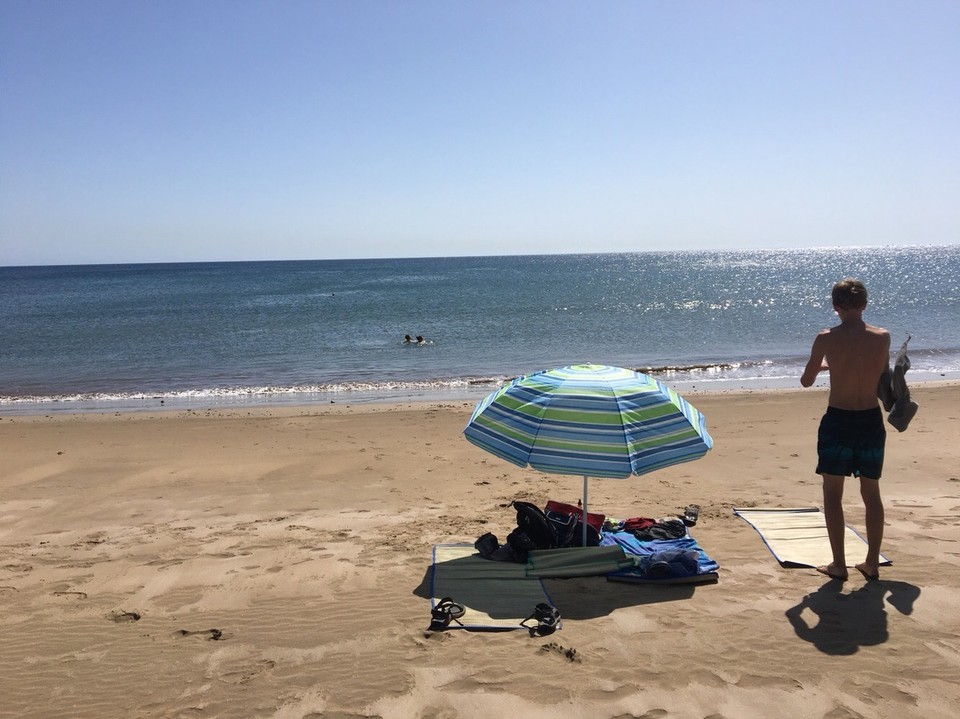  - Playa Honda - Keine hohen Wellen. Da schwimmt auch Julius mal etwas weiter raus. 