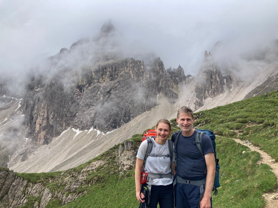 Italien - St. Christina in Gröden - Eine Finnin macht das Foto