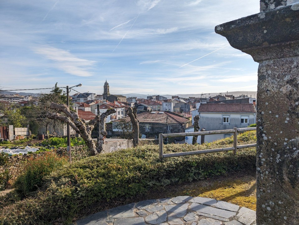 Spanien - Arzúa - Über den Dächern von Milde.