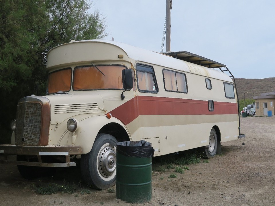 Argentina - Valdes Peninsula - Camping car...pas tout jeune...!