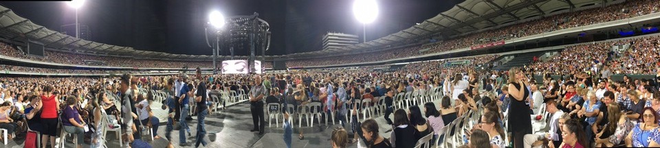 Australien - Woolloongabba - Mit 60.000 anderen Besuchern im Stadion. Es war super. Und Public Transport war hervorragend organisiert und hat reibungslos geklappt. Ohne allzu langes warten. Großartig! 😊