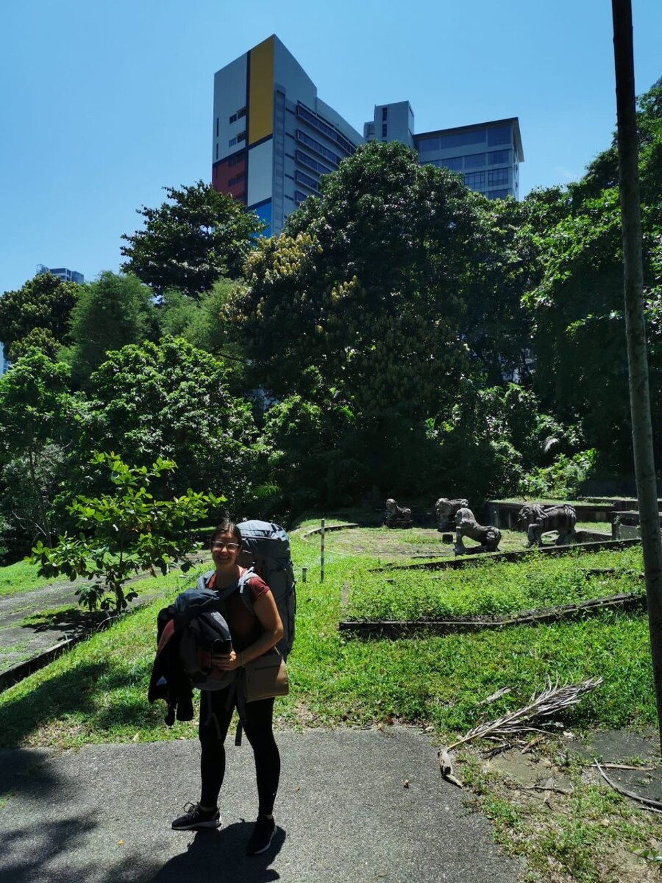 Singapur - Singapur - ...churz drufaba hämr üses Ziel "Hotel Furama Riverfront" erreicht (das farbiga im Hintergrund).