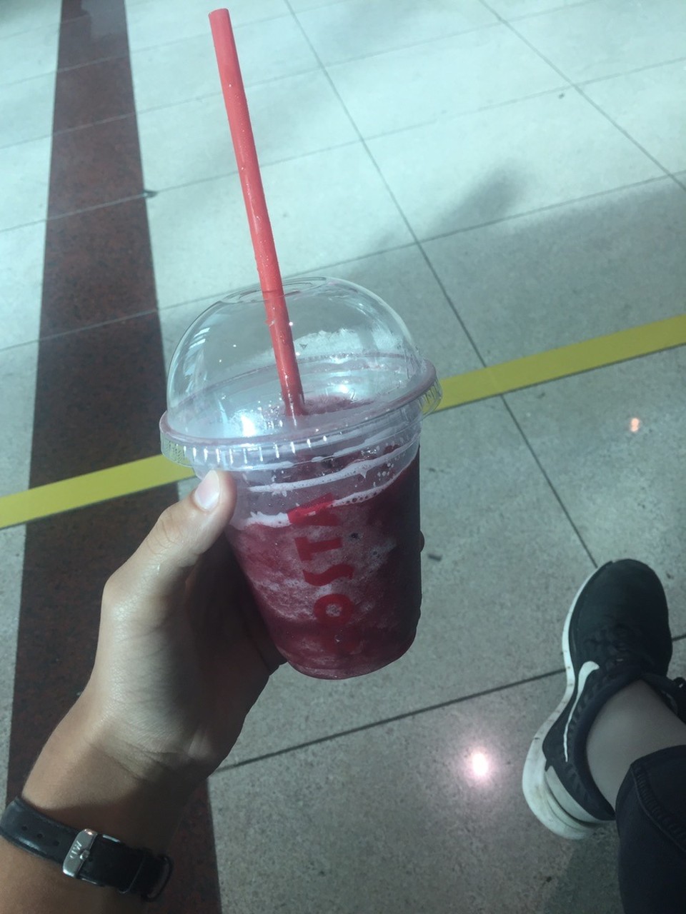  - Vereinigte Arabische Emirate, Dubai - Kleine Stärkung zwischendurch 💪🏻☕️🍫