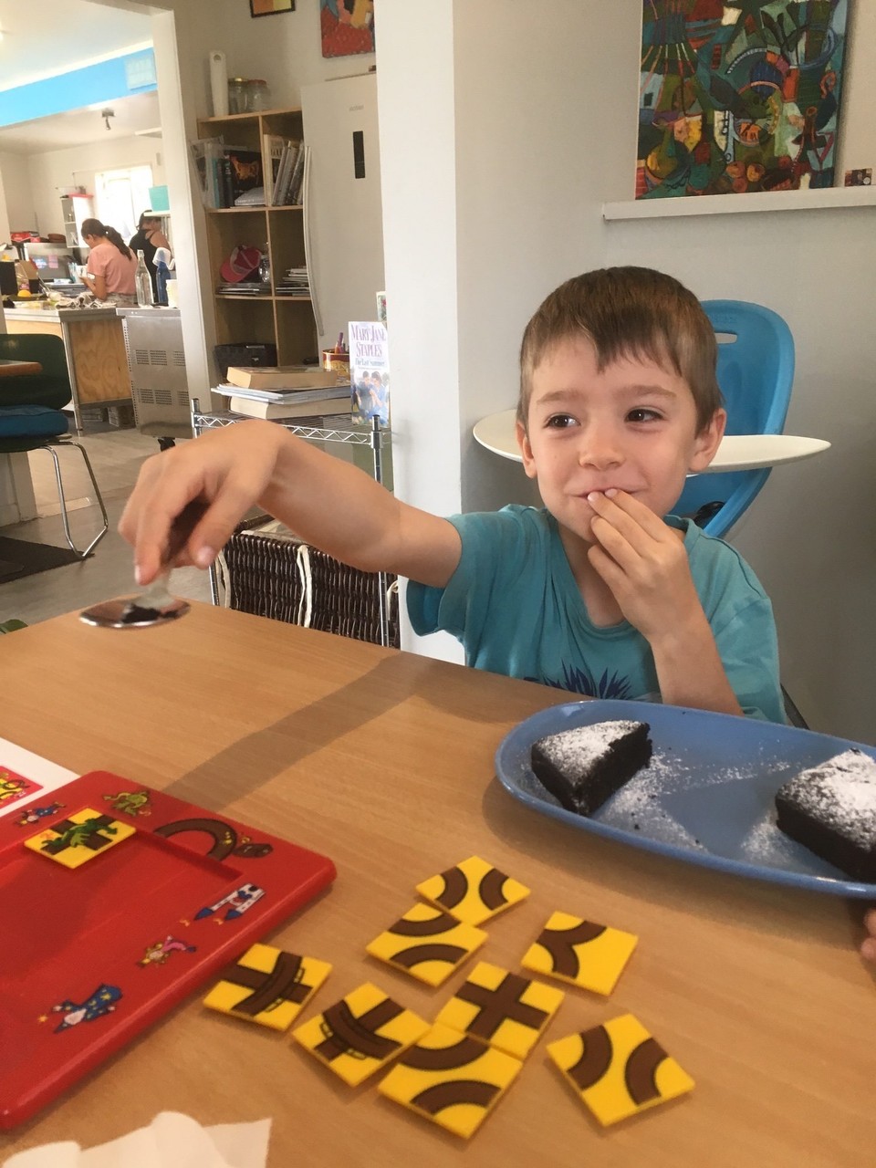 Neuseeland - Waitarere - Anschliessend haben wir im At The Beach Café in Waitarere Halt gemacht, Das Café ist sehr herzig und für Kinder gut eingerichtet. 