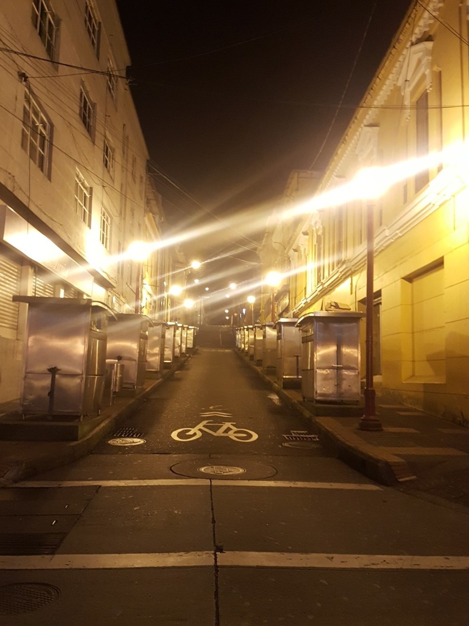 Kolumbien - Manizales - Dann ging es los. Ein Tagestrip auf 4700 Meter. Start war um 04:30 Uhr. Keine Menschenseele auf der Straße...