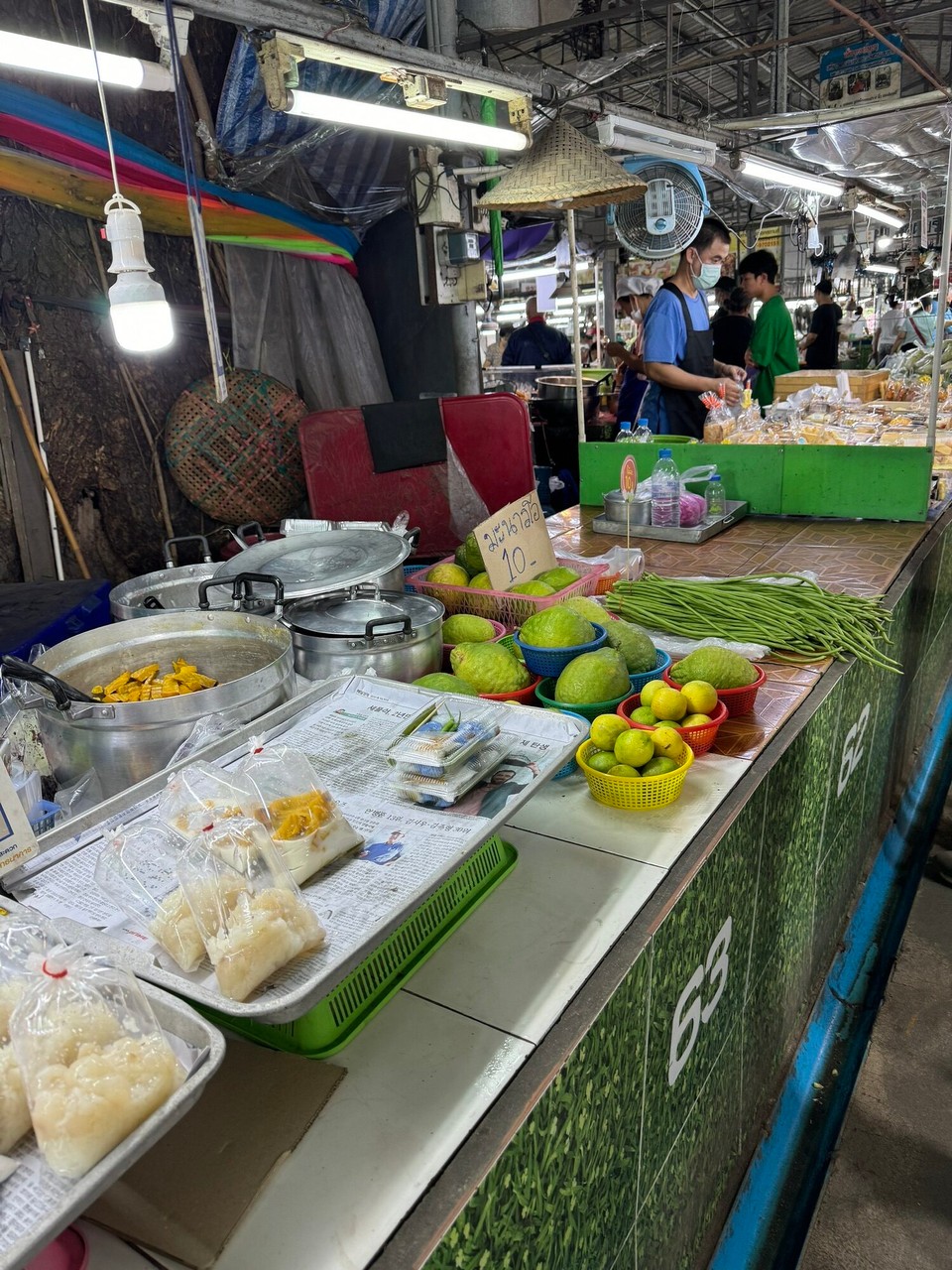 Thailand - Chiang Mai - Auf dem Markt um Zutaten für den Kochkurs zu besorgen 