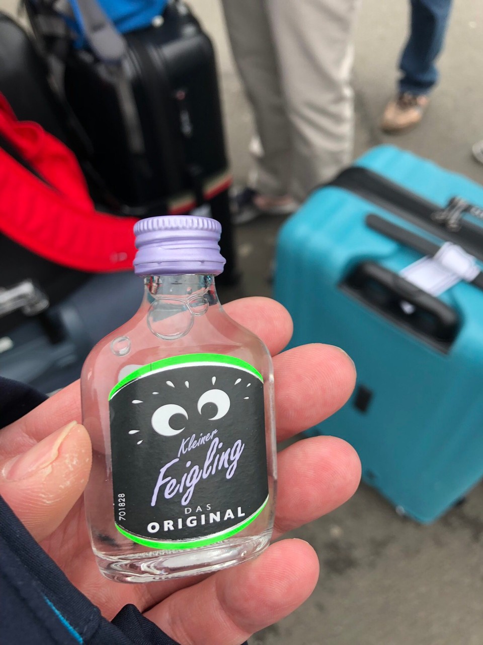 Vereinigtes Königreich - Edinburgh - Und zur Überbrückung hat jemand aus der Reisegruppe schon einen ausgeben.