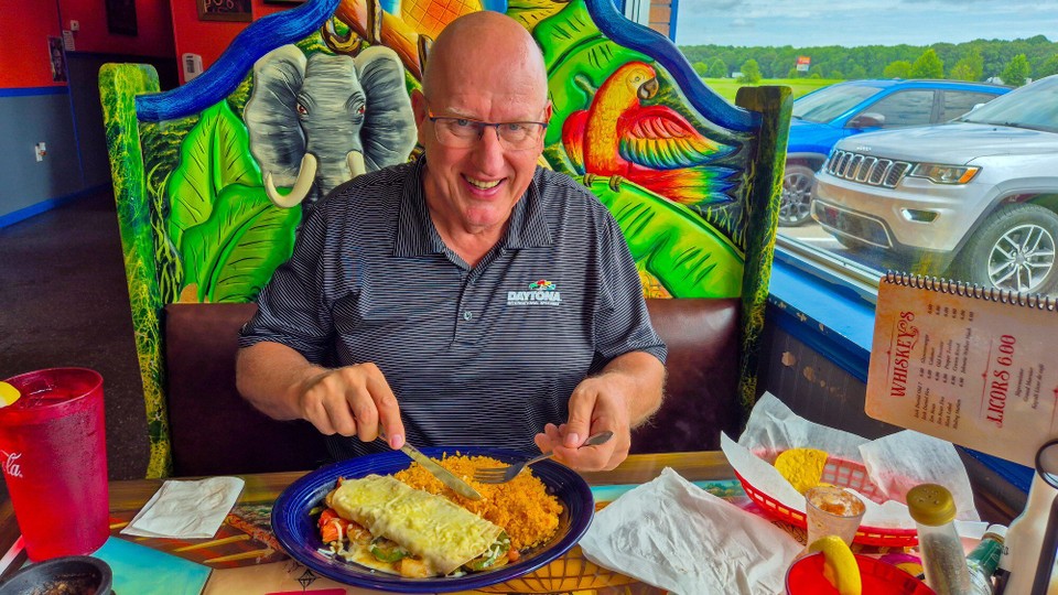 USA - Memphis - Plastikbesteck aber Porzellanteller.