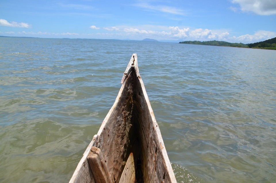 Madagaskar - Nosy Be - vir an der Pirog