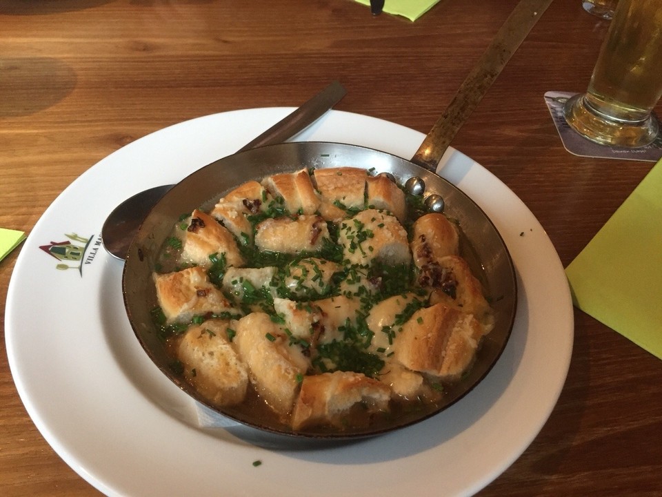 Österreich - Innsbruck - Mhhh ... 🥨 Brezen-Suppe ... 😋