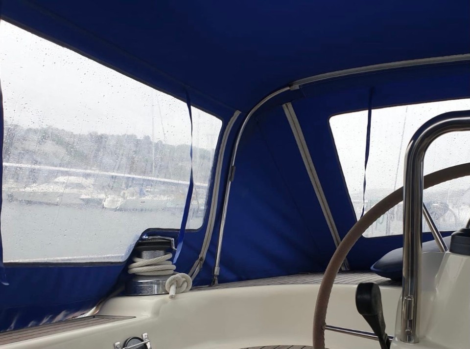 Ireland - Cork - We knew the dry weather couldn’t last on the Emerald Isle, and today was the the day the heavens opened.  Fortunately our spot in the marina means we’re bow to wind, and blowing off the pontoon, but the rain lashed against our front windows.