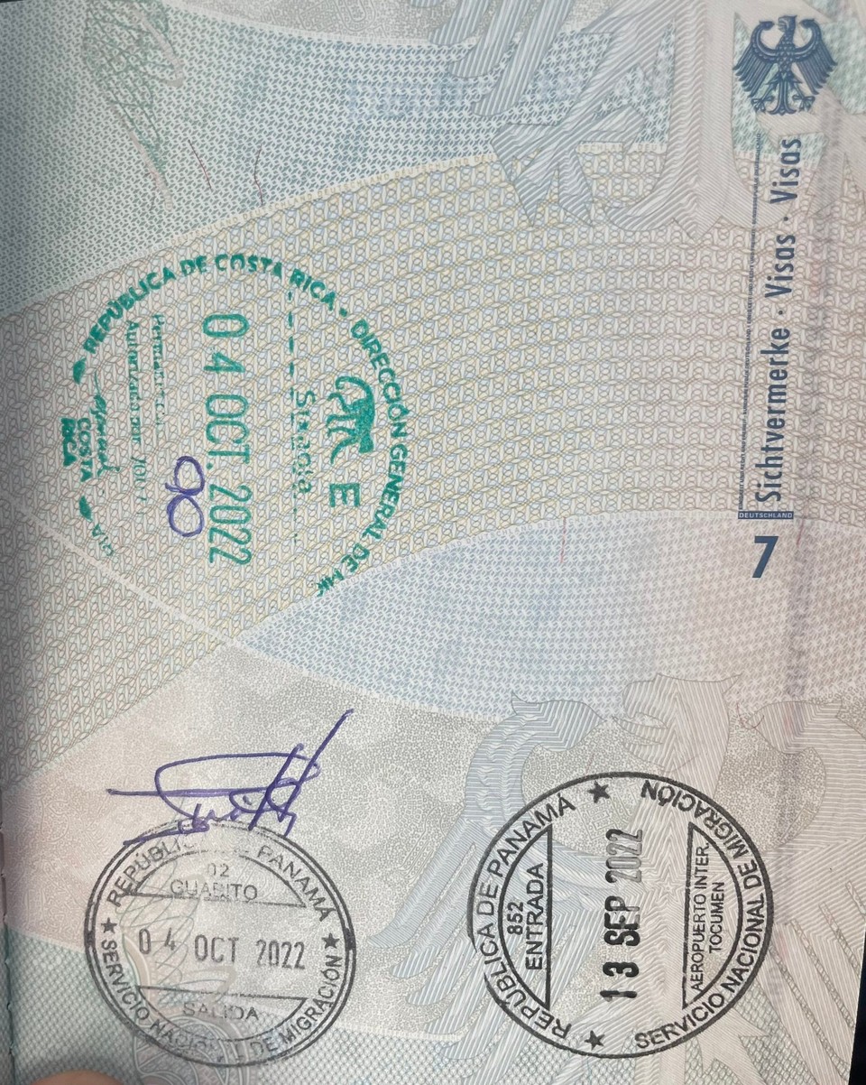 Costa Rica - San José - … mit allen wichtigen Stempeln 🪪 

Ausreise Panama 🇵🇦 ✔️ 
Einreise Costa Rica 🇨🇷✔️