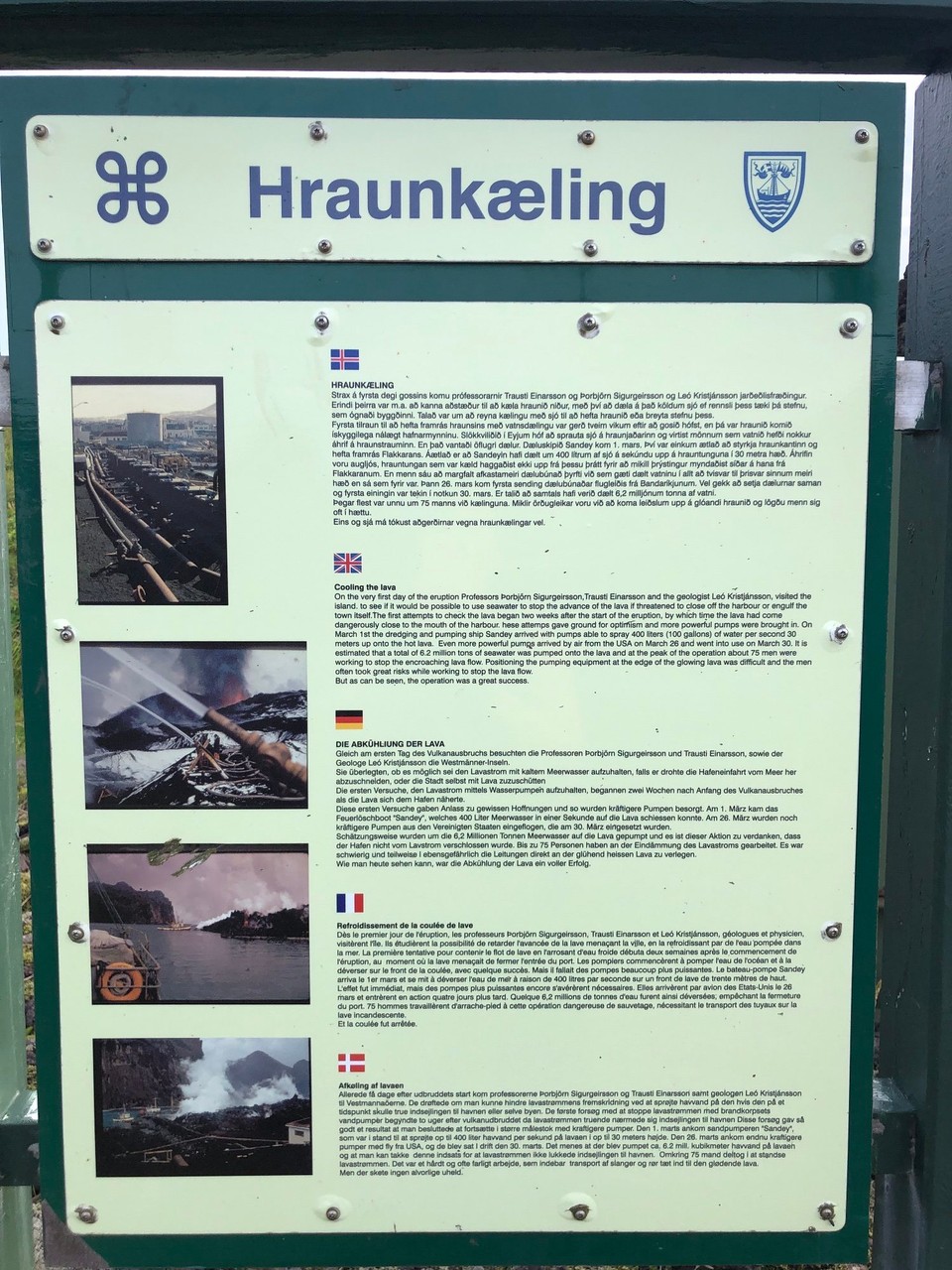 Island - Vestmannaeyjar - Hier steht noch schön beschrieben, wie genau der Hafen gerettet werden konnte…