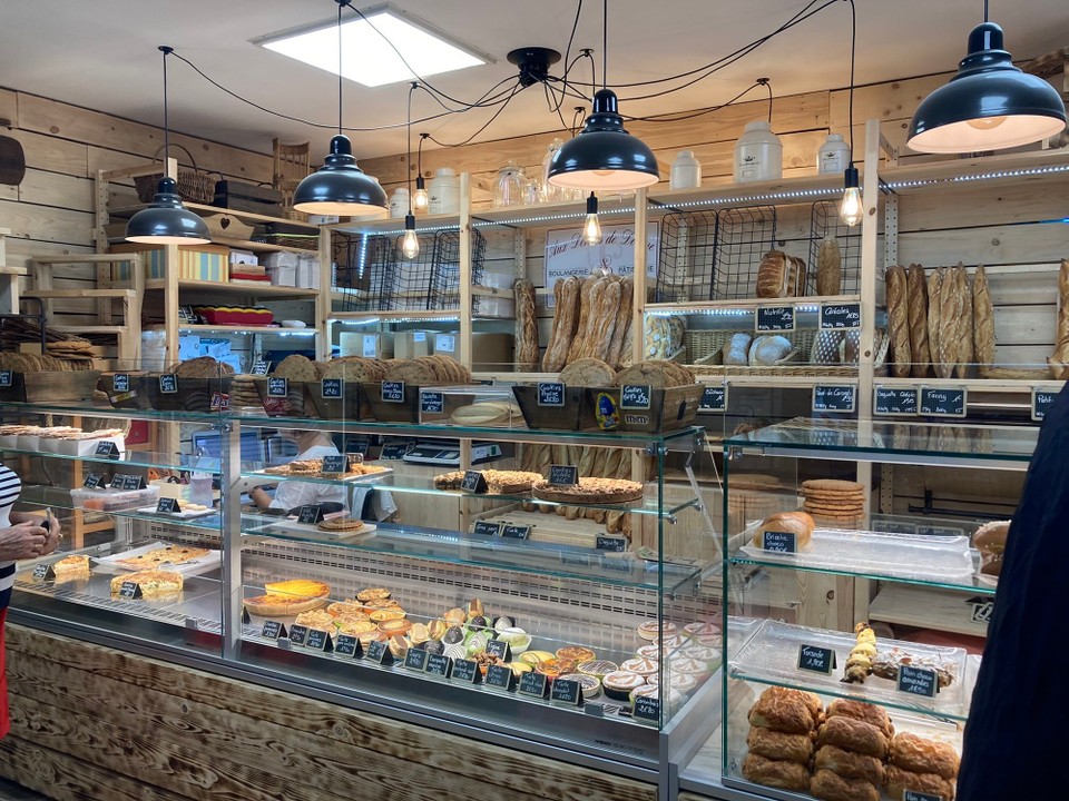Frankreich - Carpentras - besagte Bäckerei in Caromb😬