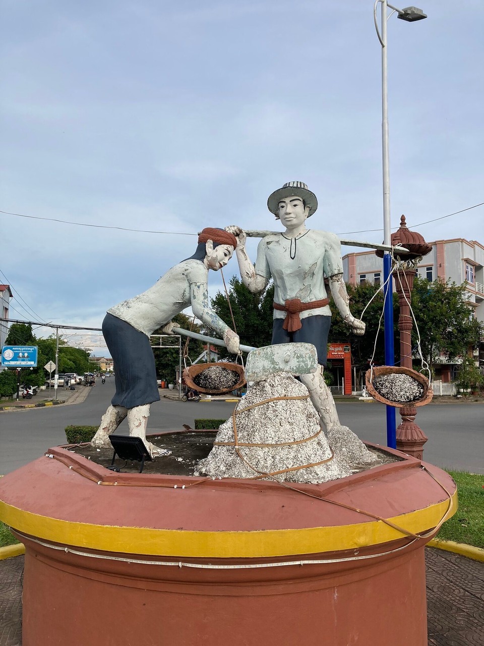 Kambodscha - Kampot - Salzarbeitermonument