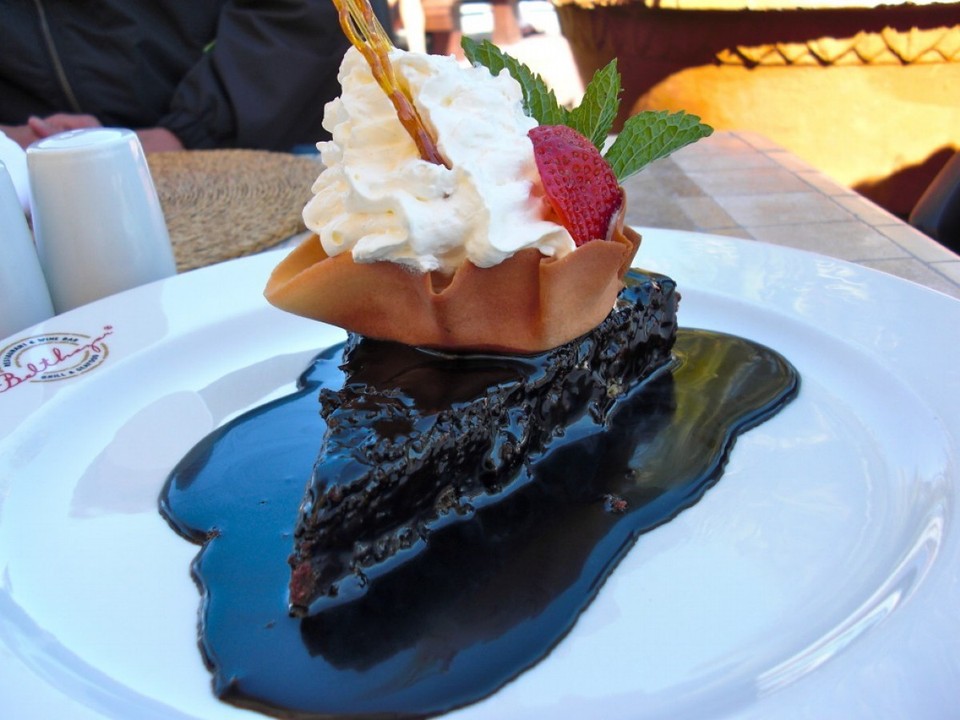 Südafrika - Kapstadt - Brownie mit Schokoladensoße