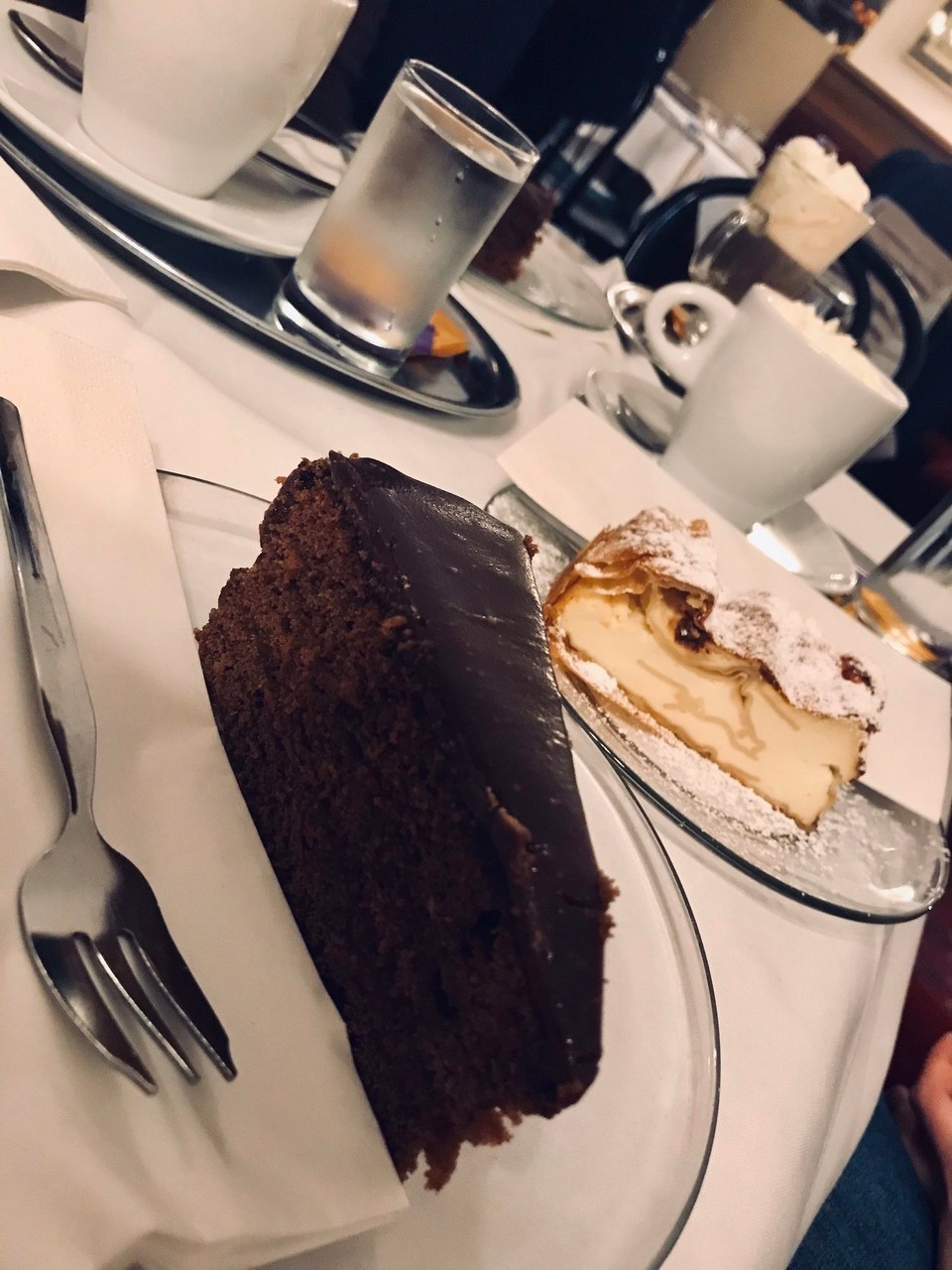 Österreich - Wien - Wiener Melange | Sachertorte | Topfenstrudel | Ältestes Kaffeehaus Wiens