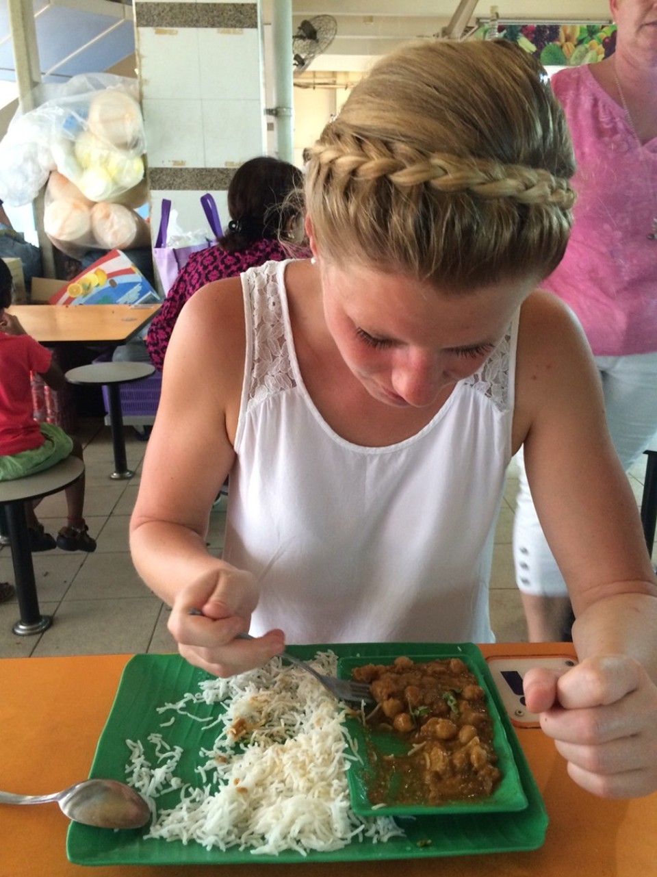 Singapur - Singapur - Kichererbsencurry mit Reis. War sehr lecker. Liebe Grüße an Rosmitha ;-)
