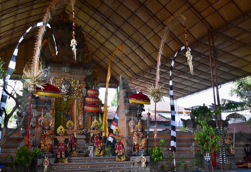 Indonesien - Bangli - Nach dem Frühstück gingen wir den Tag geruhsam an und ließen uns von Einheimischen Klängen berieseln.