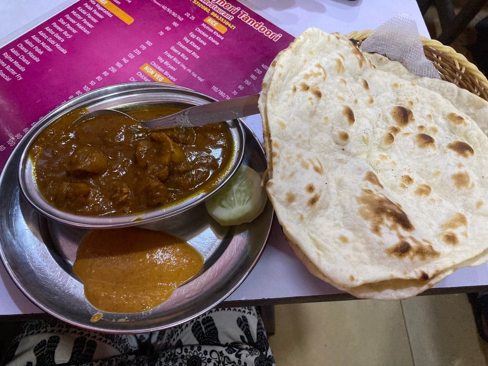 Nepal -  - Abschlussessen in Kathmandu - Chicken Masala mit Roti