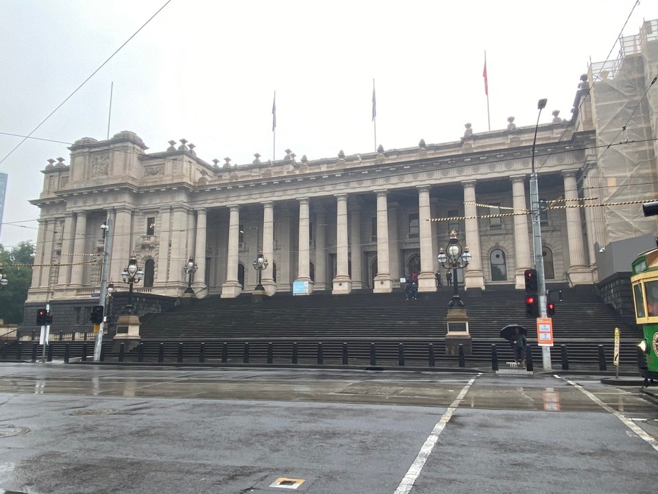 Australien - Melbourne - Nach dem Morgenessen fuhren wir zum Parlamentsgebäude. Da wir für eine Besichtigung Vormittags zu spät waren gingen wir weiter zum See Life Aquarium
