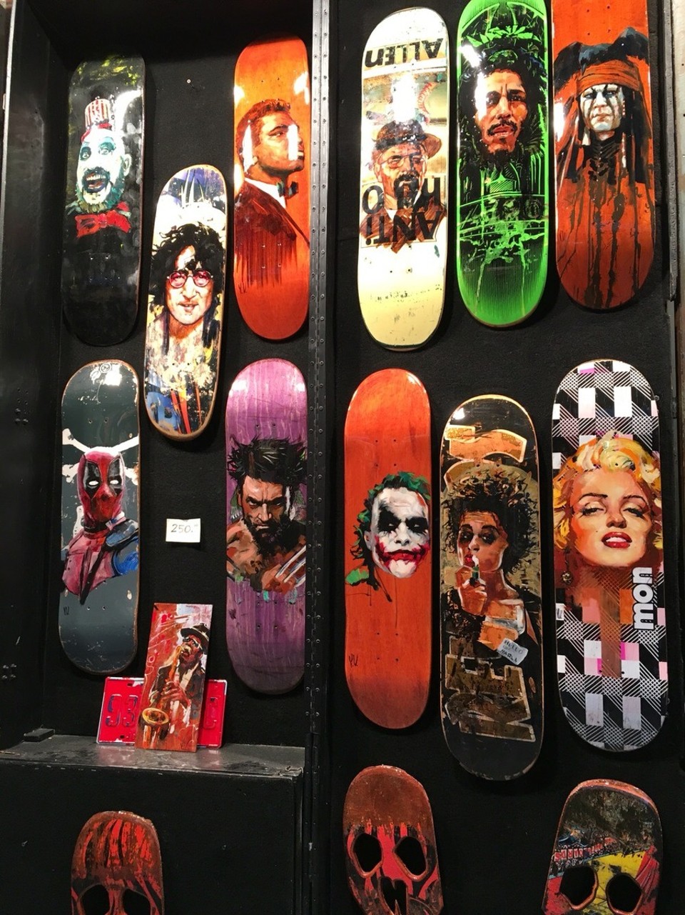 Canada - Québec City - Genial oder? Dachte nicht dass ich einmal Deadpool und Marilyn an einer Wand sehe, aber es funktioniert =) 