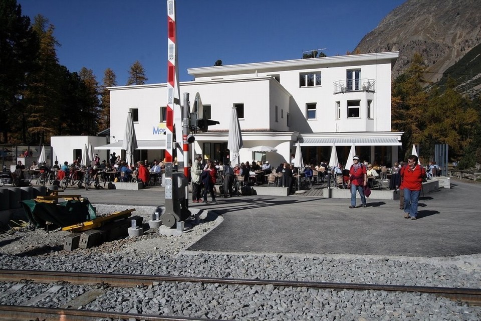 Schweiz - Graubünden - Hotel/Restaurant Morteratsch...hier trifft sich alles was unterwegs ist...