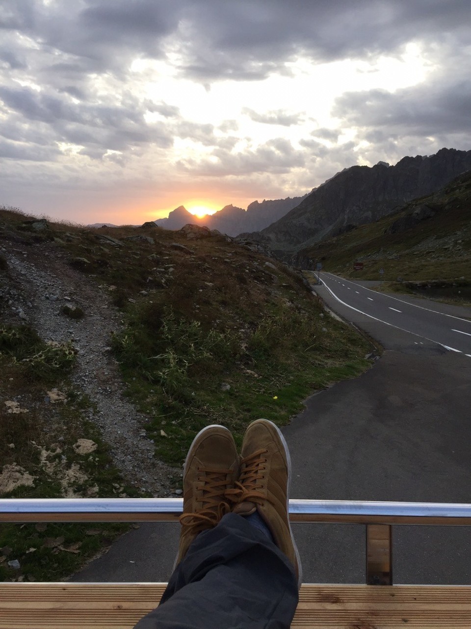 Schweiz - Gadmen - Oben angekommen ging es erstmal auf die Terrasse um den Sonnenuntergang zu genießen.
