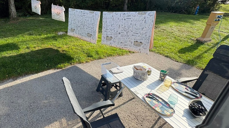 Slowenien - Podsreda - Draußen frühstücken und Wäsche aufhängen - gehört dazu 