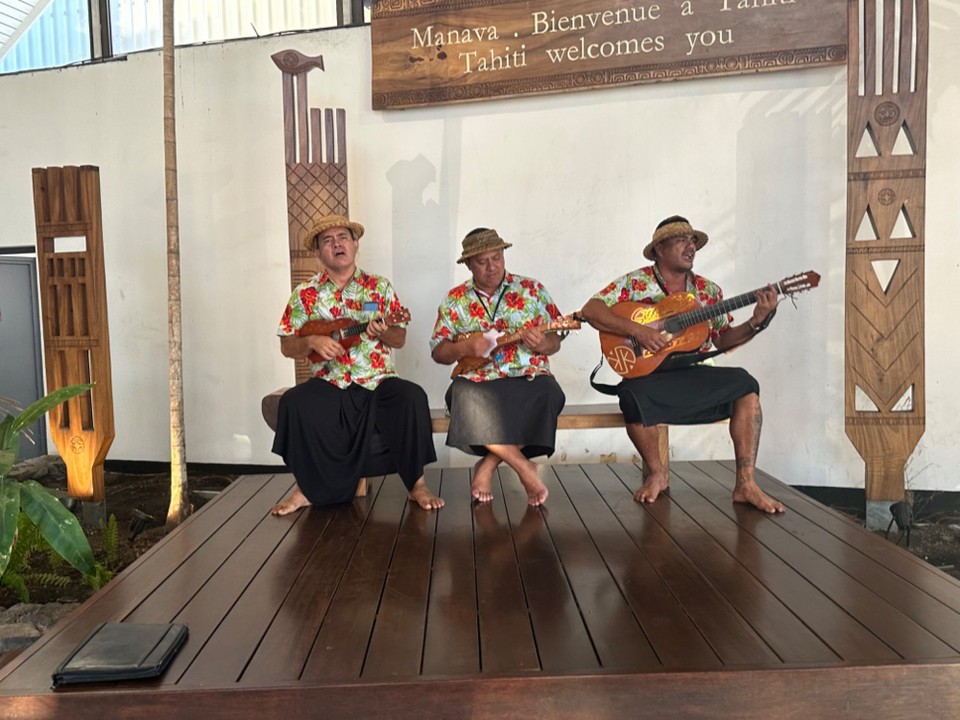 Französisch-Polynesien - Papeete - Mein Begrüssungskomitte Tahiti , die haben sogar den Narrenmarsch gespielt 🥳
