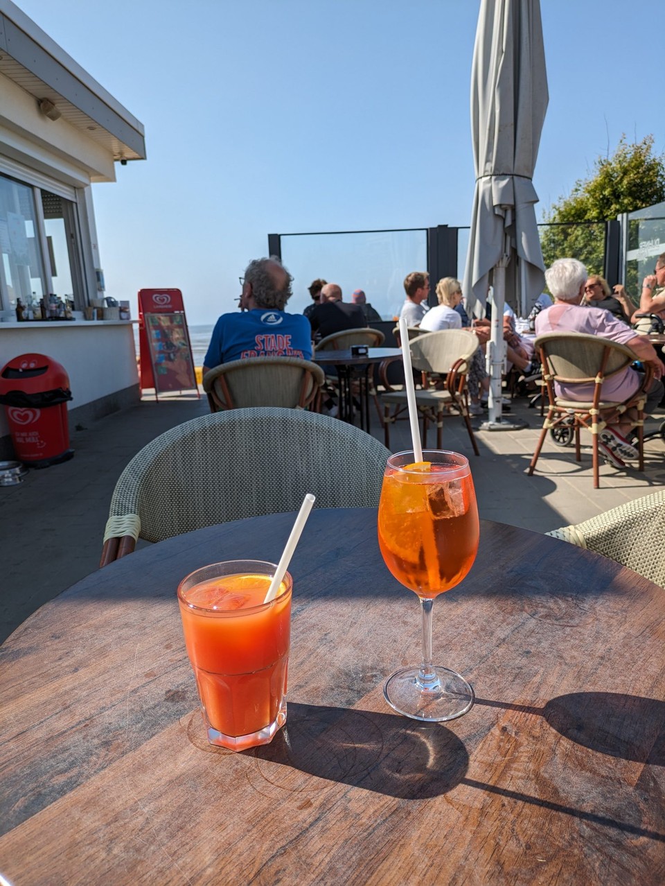 Deutschland - Cuxhaven - Prost auf Euch! Morgen geht's dann richtig los.