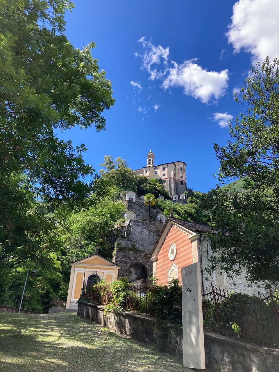Schweiz - Tenero - Aufstieg zur Madonna del Sasso 