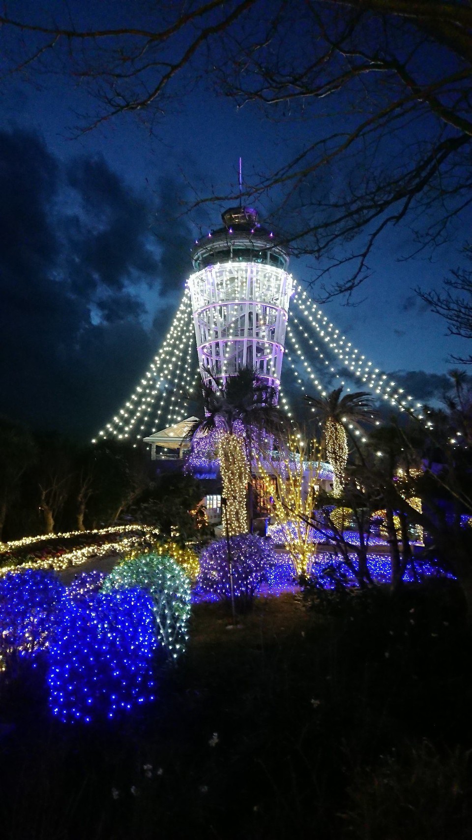 Japan - Fujisawa - Der Leuchtturm macht seinem Namen alle Ehre