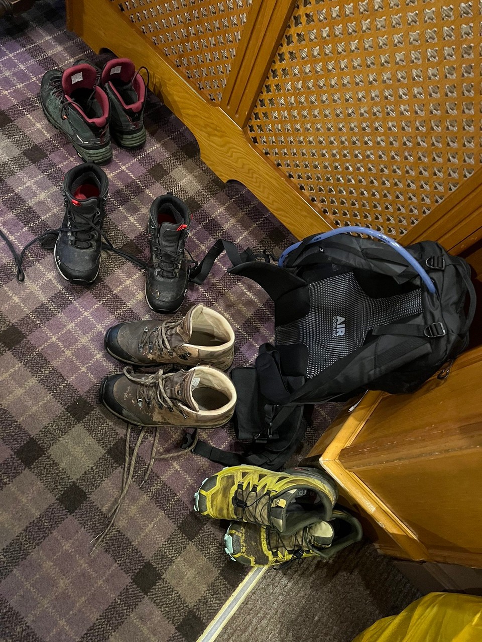 Vereinigtes Königreich - Arrochar - Auch hier heißt es… Schuhe werden am Eingang ausgezogen! 