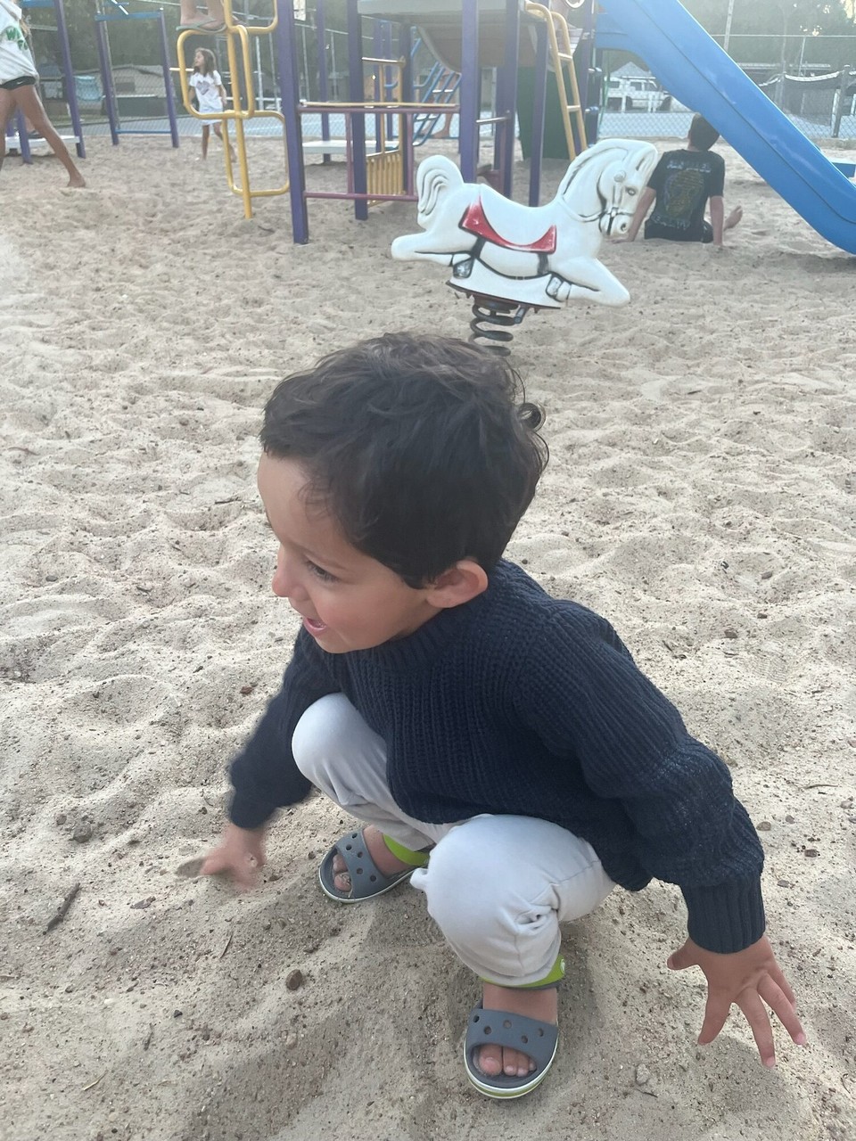 Australien - Bremer Bay - Elias hat dann noch ein bisschen auf dem Spielplatz gespielt (bzw mit dem Sand) und dann sind wir auch schon ins Bett.
