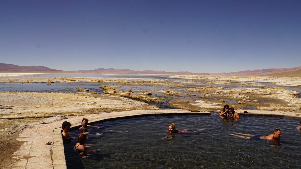 Chile - San Pedro de Atacama - Obwohl 36° warm, wollte bei den Außentemperaturen von uns keiner baden.