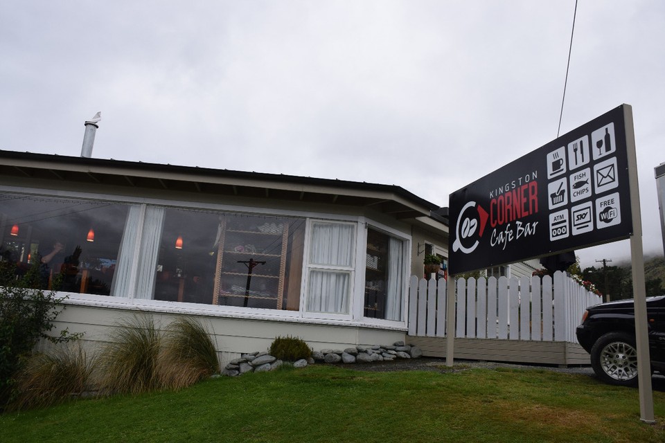 Neuseeland - Kingston - The Kingston Corner - Café, Kneipe, Supermarkt und Postfiliale in einem...