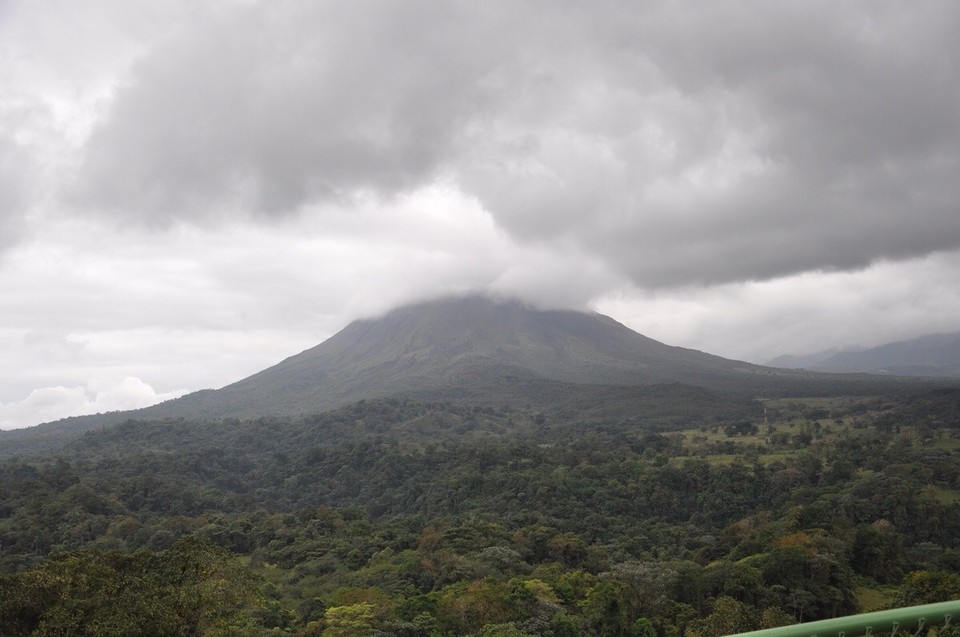 Costa Rica - Fortuna - Vulkan Arenal.. diesen Vulkan kann man bei guten Wetter von dem Zentrum La Fortuna sehen. 