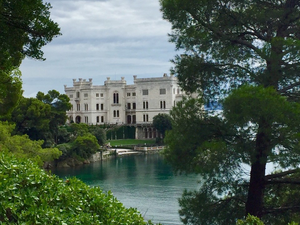 Italien - Miramare - Traumschloss am Wasser Miramare