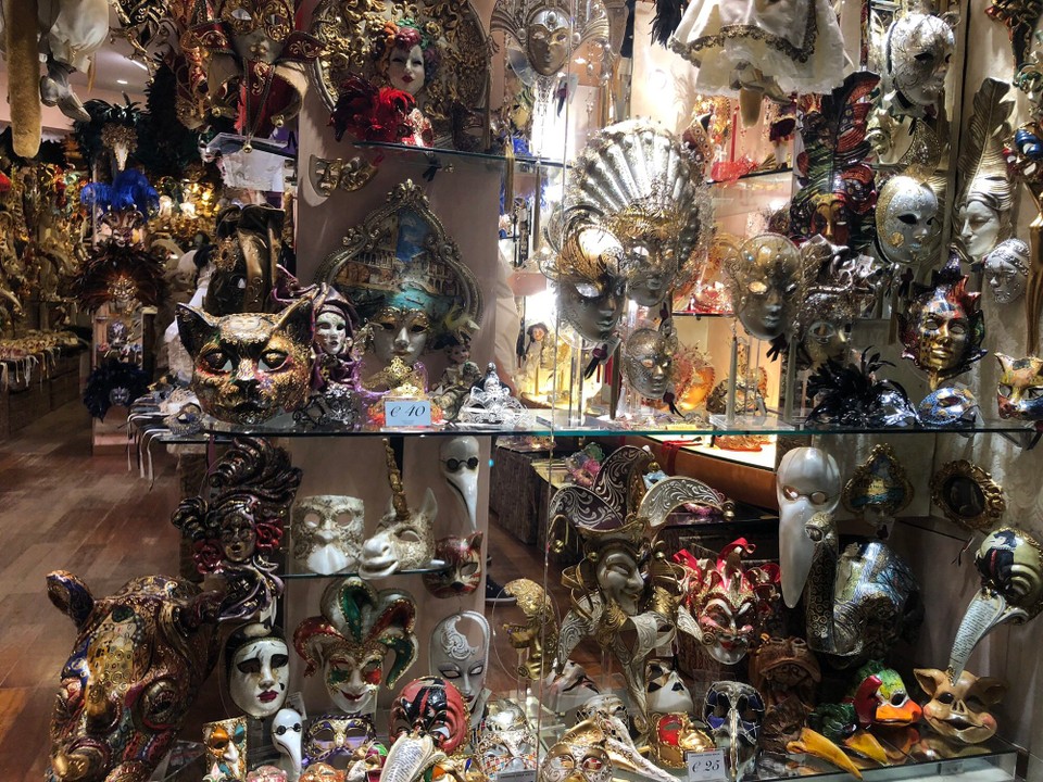 Italien - Venedig - Überall gibt es Karnevalsmasken zu kaufen