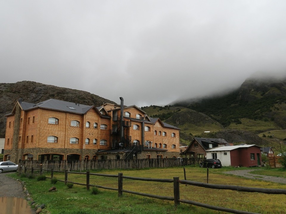 Argentina - El Chaltén - El chalten, village du bout du monde. Accueillis par le mauvais temps