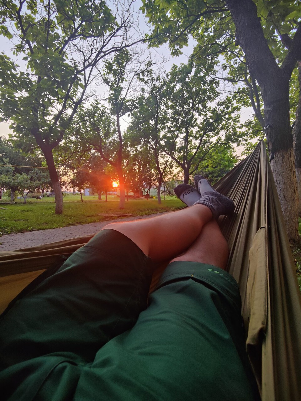 Rumänien - Arad - Sonnenuntergang am Rastplatz genießen 