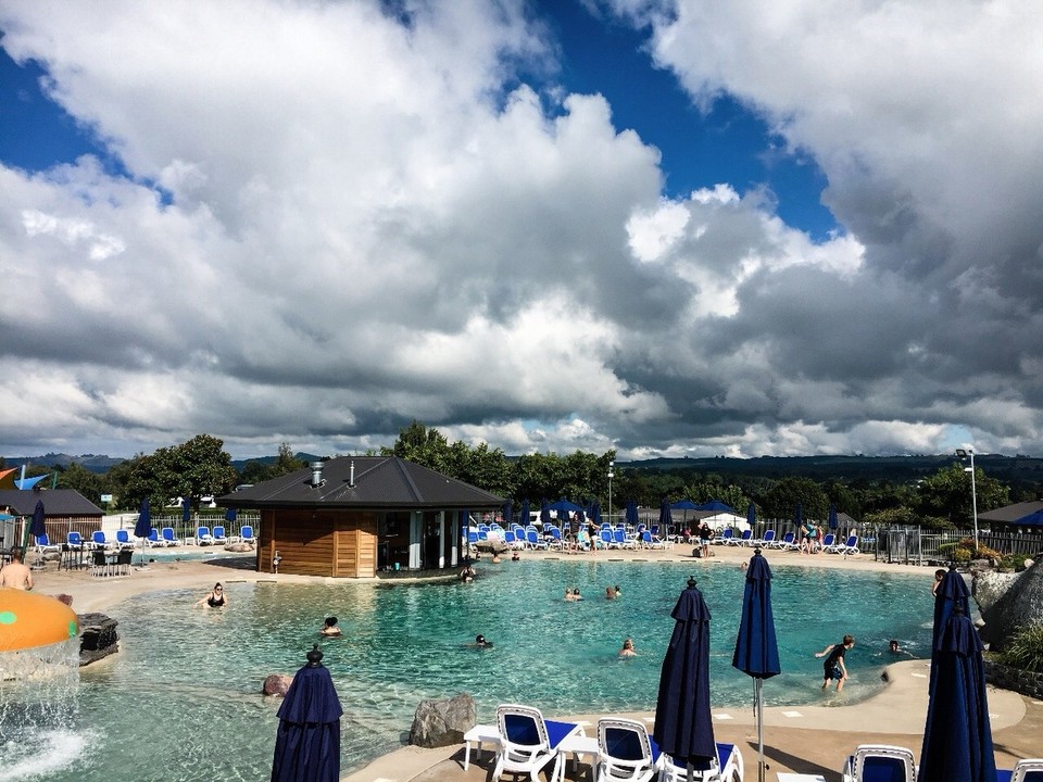 Neuseeland - Taupo - Wir dachten uns, nach so viel Anstrengung, gönnen wir uns mal einen Holiday Park, diesmal mit Thermal Pool
