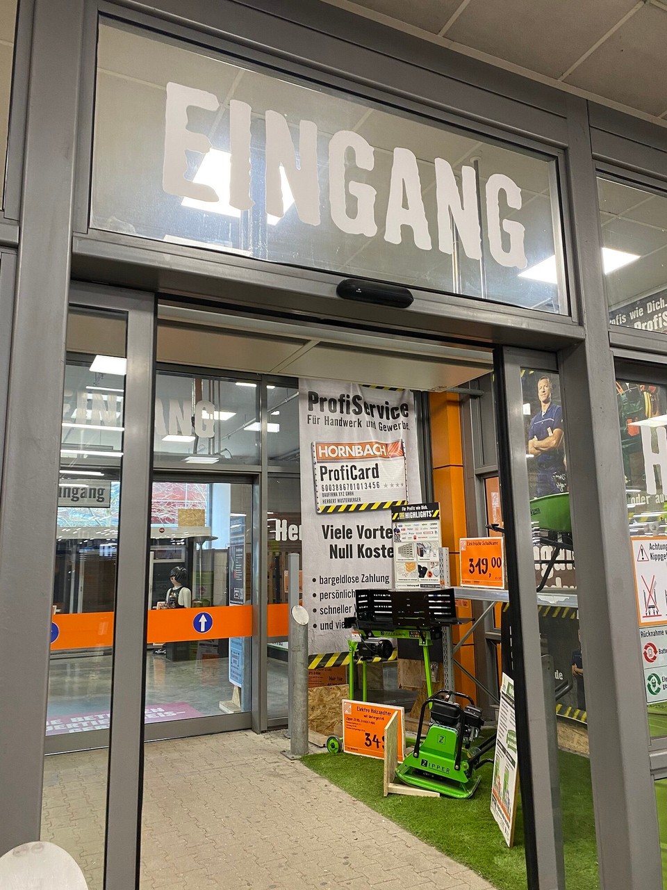 Deutschland - München - …und Werkzeug- und Materialausstattung ergänzen!Man weiß ja nie, was einen erwartet!🤷‍♂️🤓