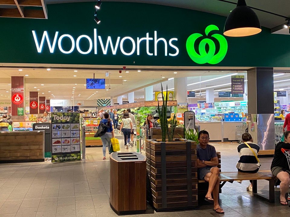 Australien - Mitchell Park - Heute Freitag 1. Febr. war Regentag angesagt. 
Wir fuhren gegen Mittag in die naheliegend Westfield Shopping Mall zum „Morgenessen“ und abschliessendem Lädele. 

