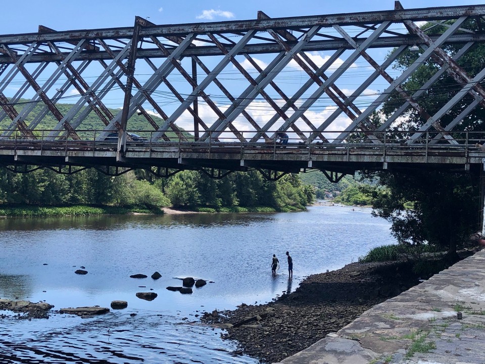 Brasilien - São Félix - Sie berühmte Brücke die zu kurz für den Nil war hat Hansen dann kurzerhand zwischen São Félix und Cachoeira montieren lassen!