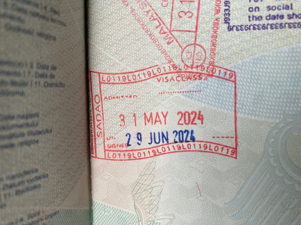 Thailand - Amphoe Hat Yai - Zack da war der Stempel im Pass - vier Wochen hab ich jetzt Zeit das Land zu erkunden und eine Stunde mehr, denn genau hinter der Grenze sprang die Uhr von 18Uhr auf 17Uhr zurück 😅