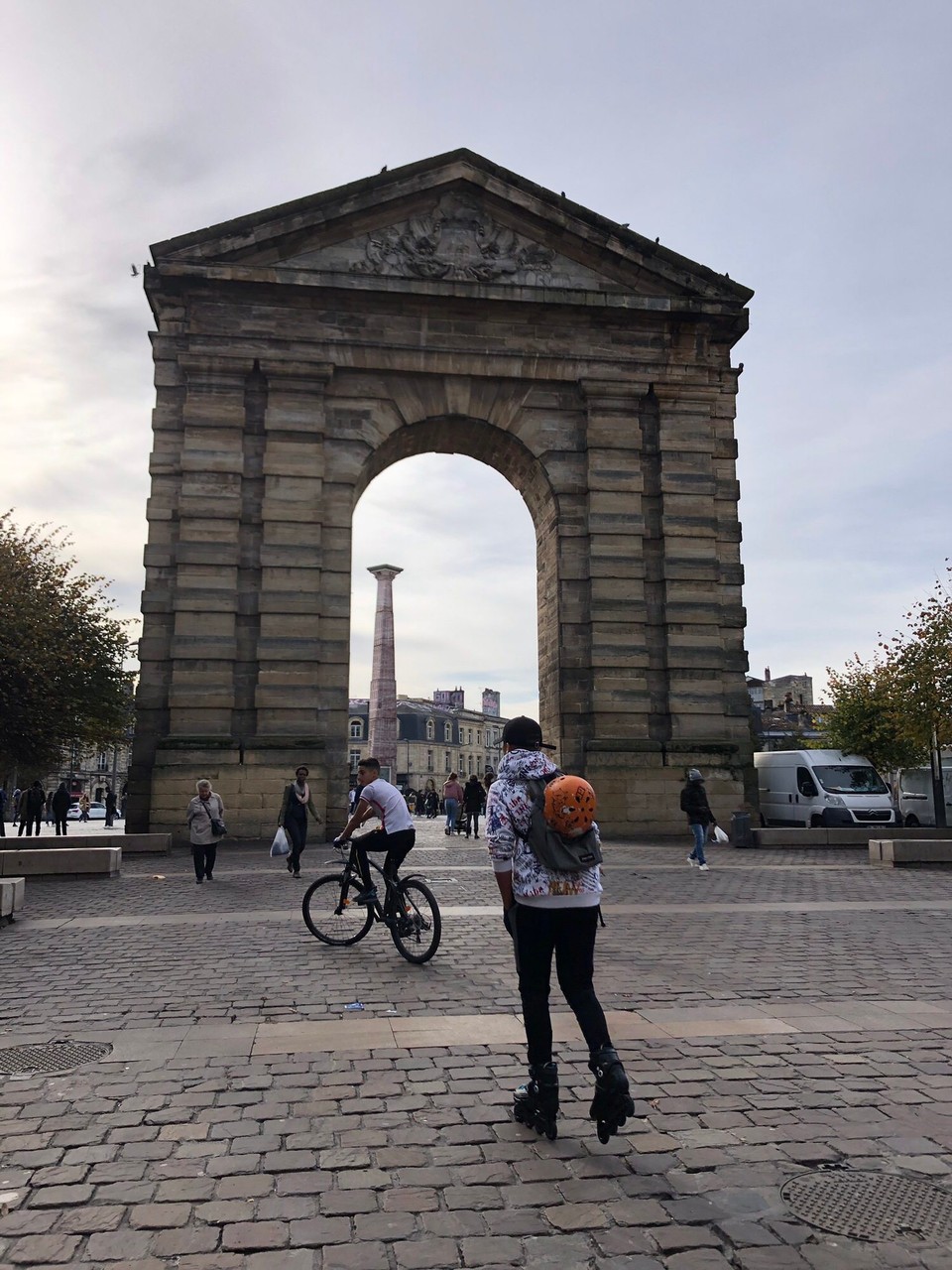 Frankreich - Bordeaux - Das Ende der längsten Einkaufsstraße Europas