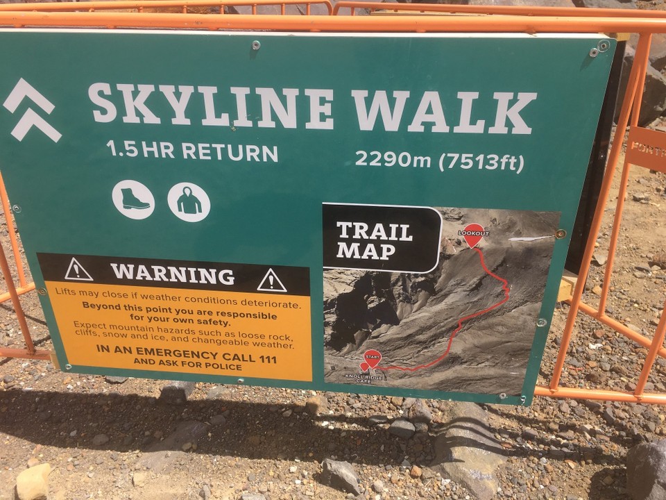 Neuseeland -  - Auf dem Ruapehu machen wir den Skyline Walk bis zum Aussichtspunkt.