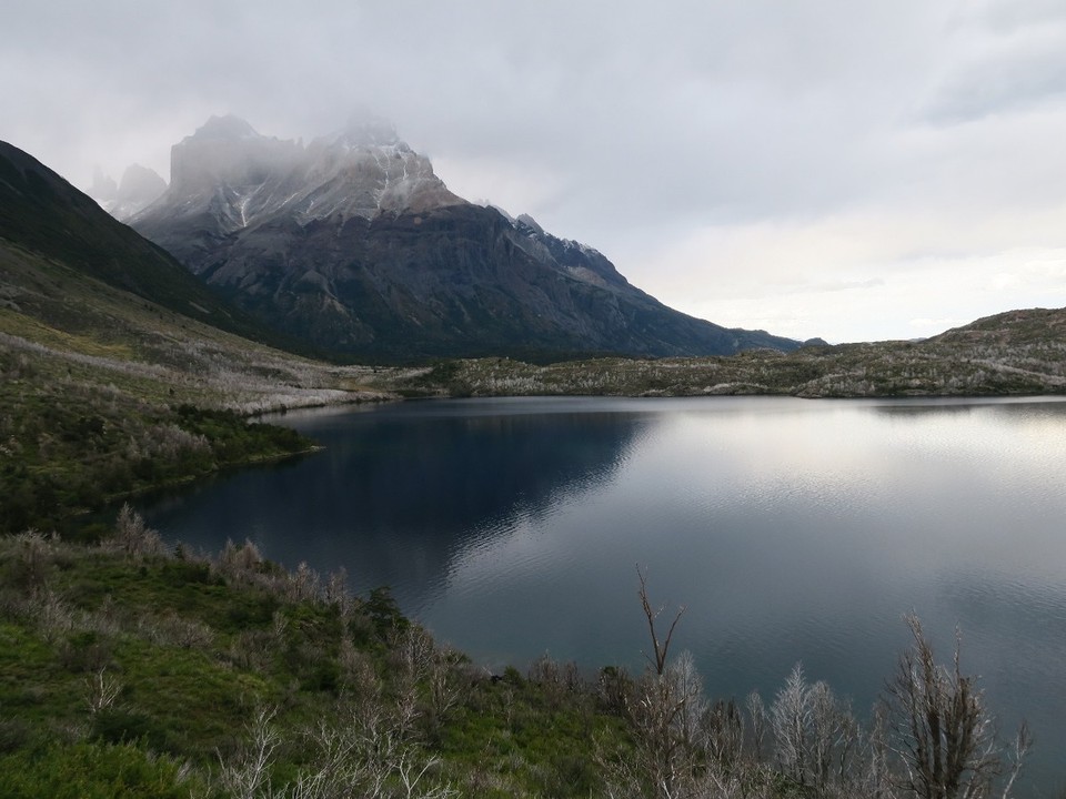 Chile - Torres del Paine National Park - Lac bleu marine